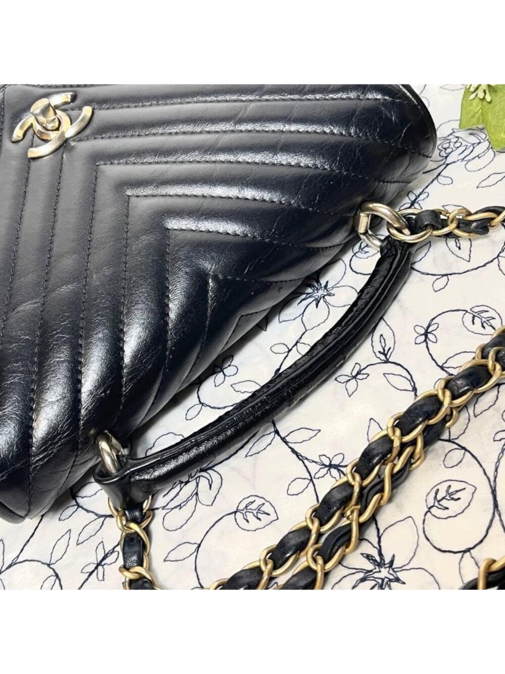 Chanel 2-Way Chevron Chain Shoulder Bag - Picture 14 of 15